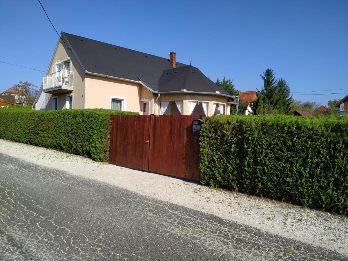 Orient Relax Garden Apartment Keszthely Bagian luar foto